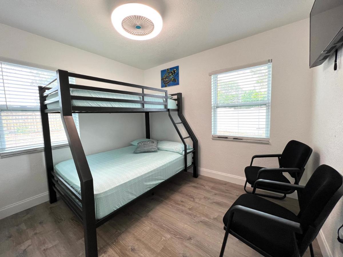 Hostal Beach Vacation Mode Брадентън Екстериор снимка